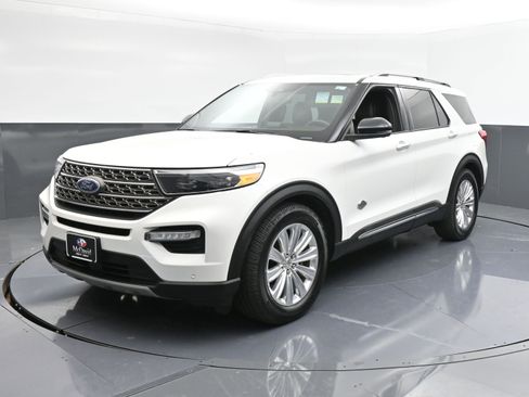 Used 2021 Ford Explorer King Ranch w/ Premium Technology Package image 4