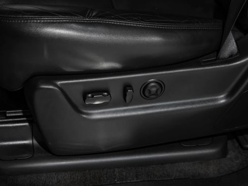 Used 2013 GMC Yukon Denali image 30