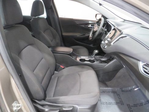 Used 2020 Chevrolet Malibu LT image 8