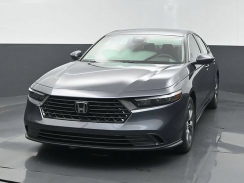 Used 2023 Honda Accord EX image 2