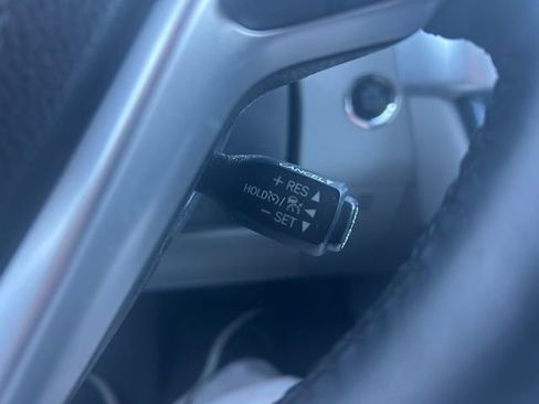 Used 2018 Toyota Highlander XLE image 27