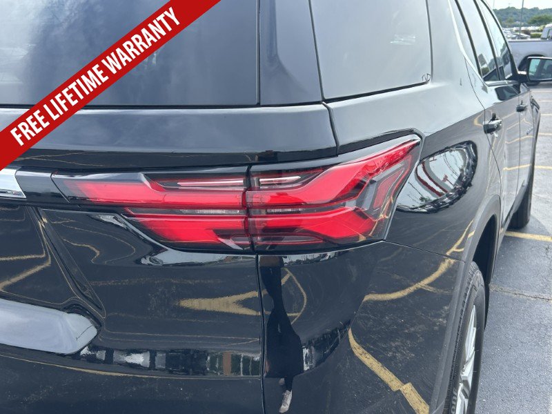 Used 2023 Chevrolet Traverse LT FWD image 13