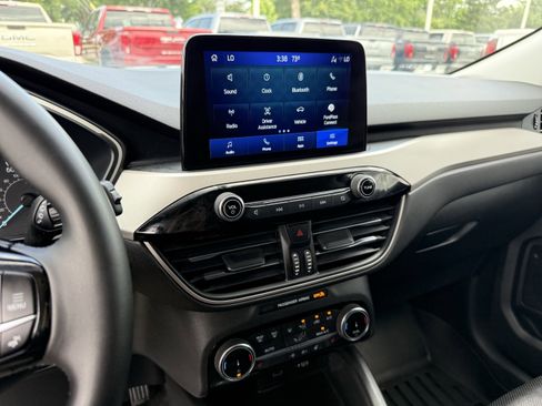 Used 2022 Ford Escape SEL FWD image 19