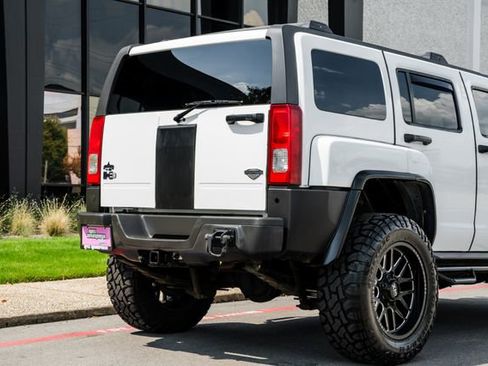 Used 2009 HUMMER H3 Alpha image 29