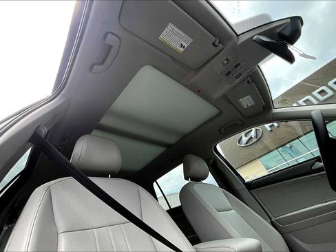Used 2022 Volkswagen Tiguan SE AWD/4WD image 14