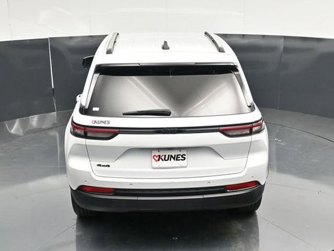 Used 2025 Jeep Grand Cherokee Altitude AWD/4WD image 51