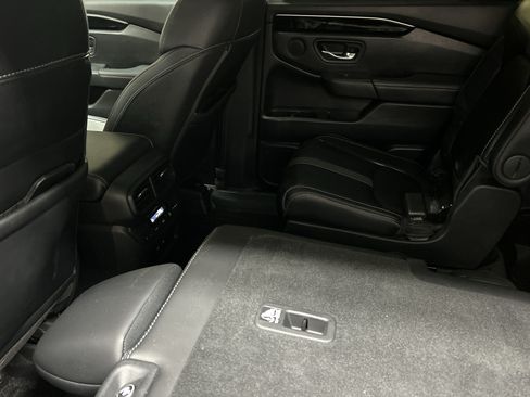 Used 2024 Honda Pilot EX-L image 9