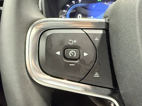 Used 2024 Volvo XC40 Recharge Core w/ Protection Package Premier image 17