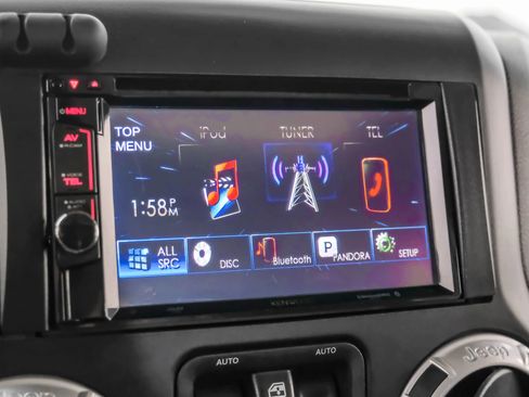 Used 2014 Jeep Wrangler Unlimited Sahara image 18