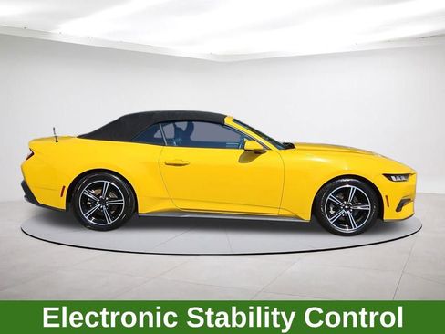 Used 2024 Ford Mustang Convertible image 12