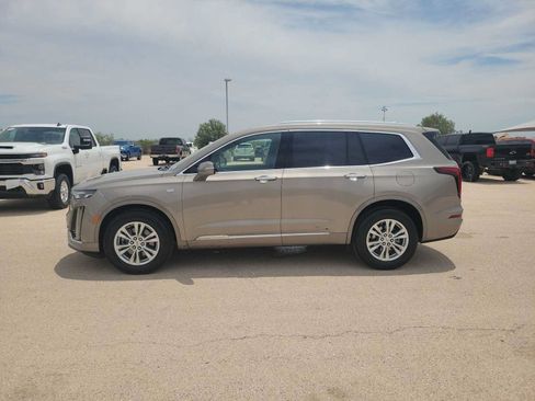 Used 2023 Cadillac XT6 Luxury FWD image 5
