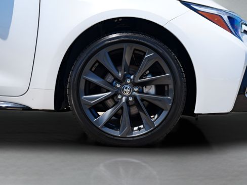 Used 2026 Toyota Corolla SE w/ SE Premium Package FWD image 9