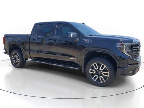 Used 2024 GMC Sierra 1500 AT4 w/ Technology Package AWD/4WD image 2