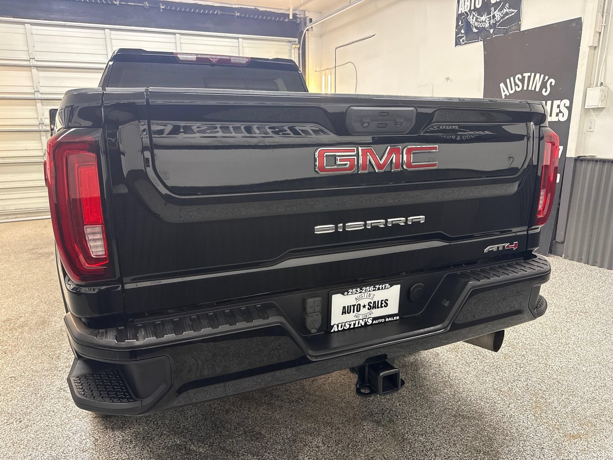 Used 2022 GMC Sierra 3500 AT4 w/ Gooseneck/5TH Wheel Package AWD/4WD image 4