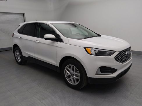 Used 2024 Ford Edge SEL image 11