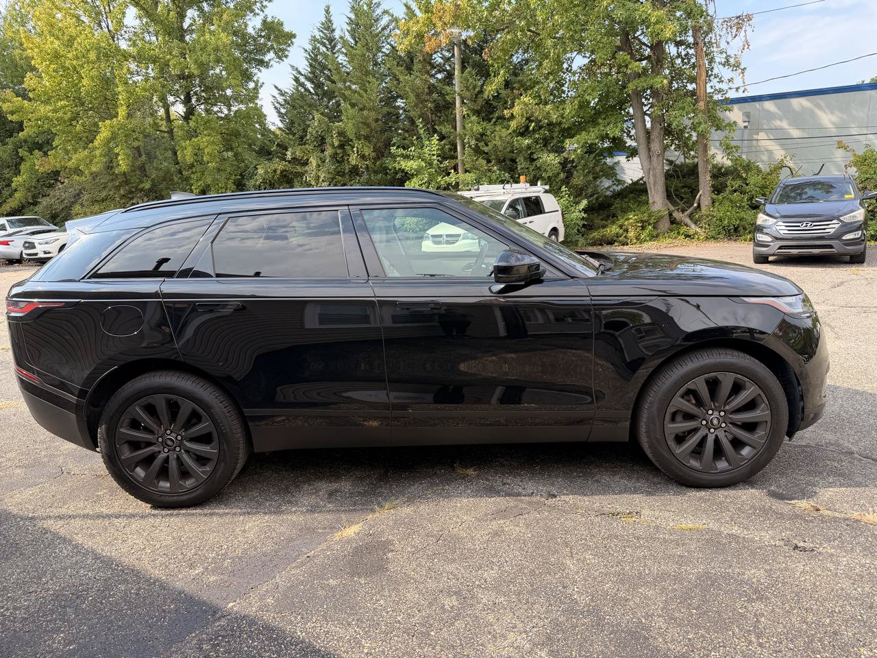 Used 2019 Land Rover Range Rover Velar S AWD/4WD image 8