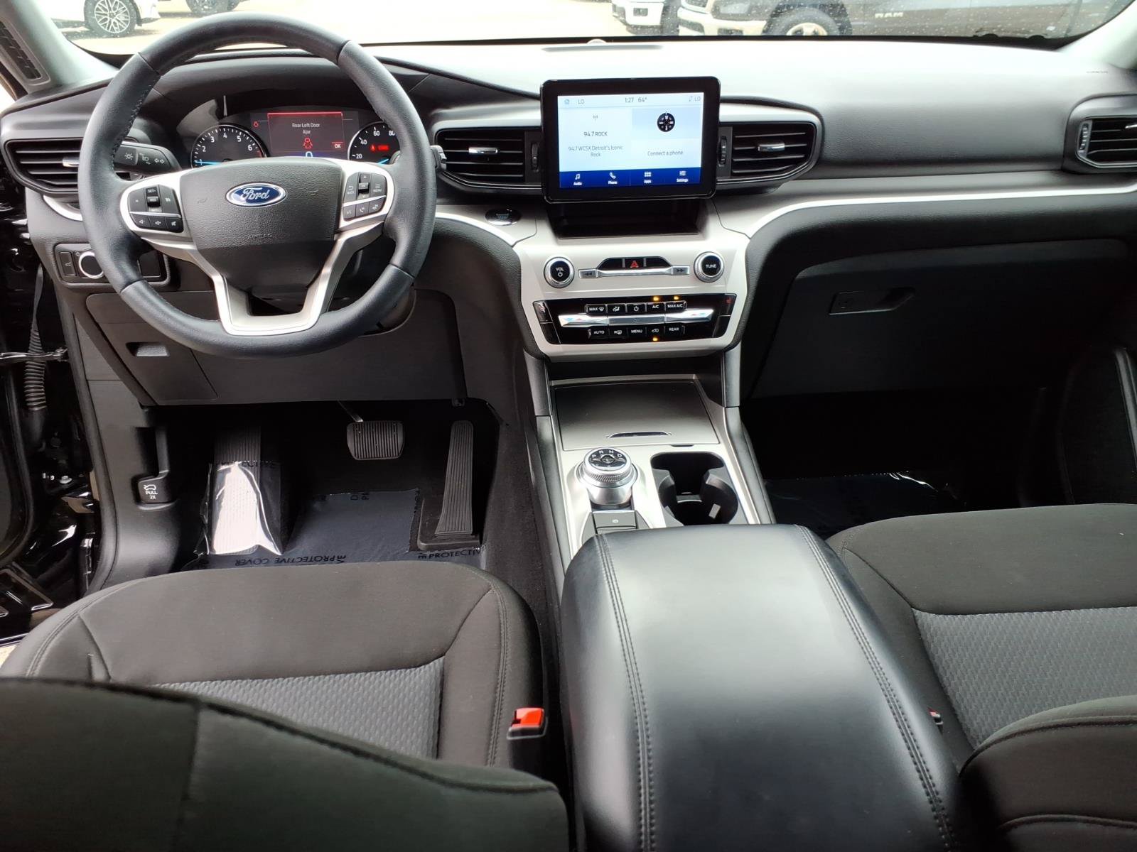 Used 2023 Ford Explorer XLT AWD/4WD image 15