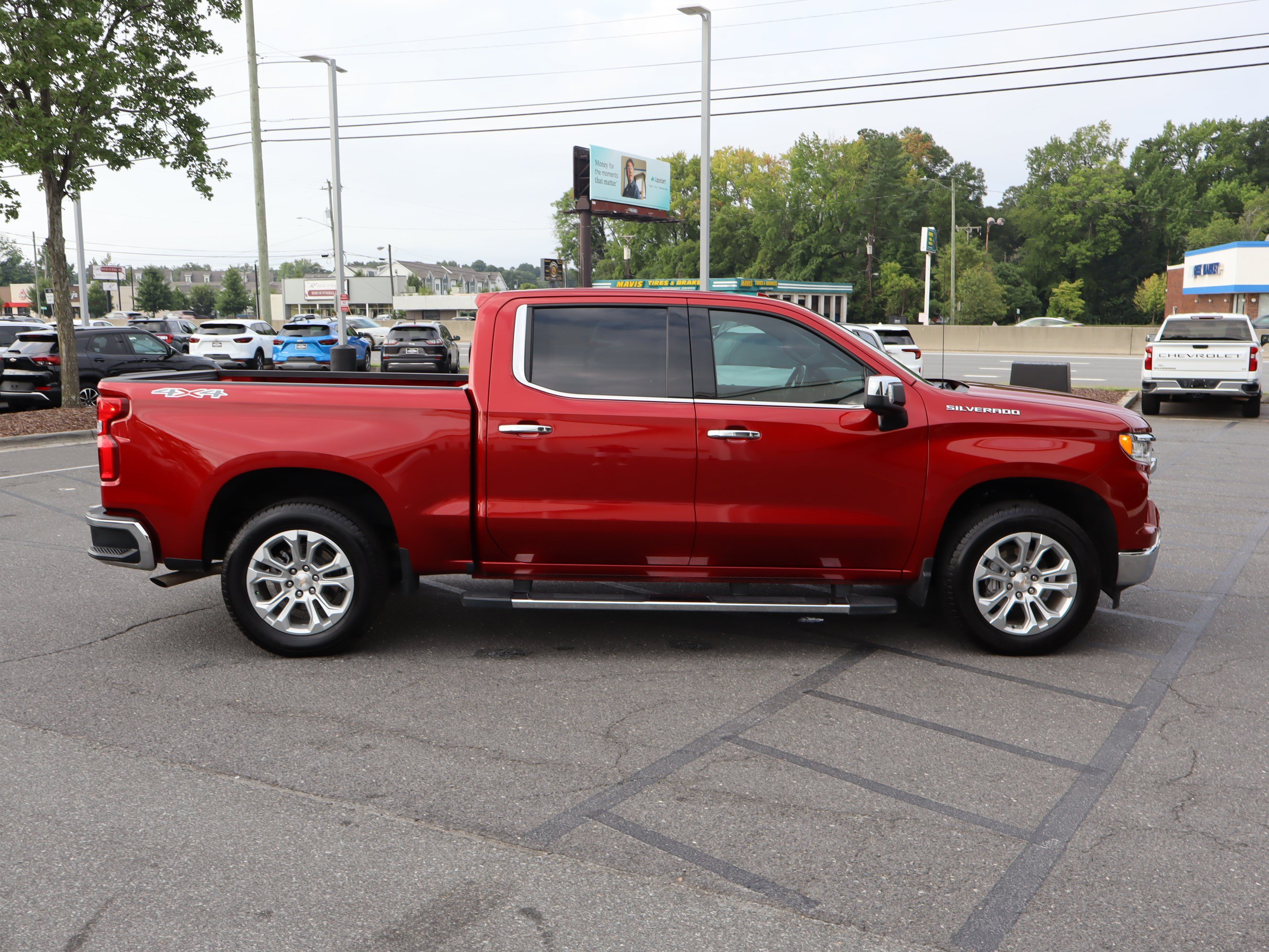 Used 2025 Chevrolet Silverado 1500 LTZ w/ LTZ Premium Package AWD/4WD image 11