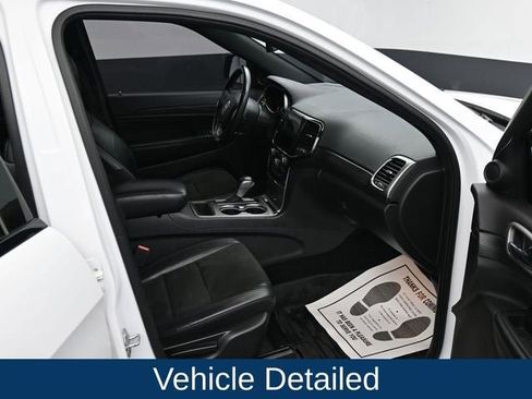 Used 2019 Jeep Grand Cherokee Altitude image 13