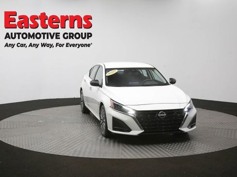 Used 2025 Nissan Altima 2.5 SV FWD image 50