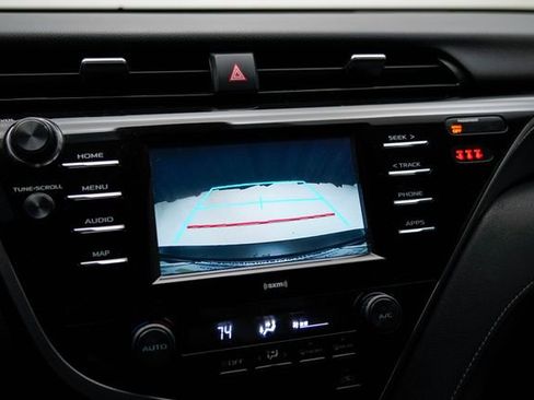 Used 2020 Toyota Camry SE image 28