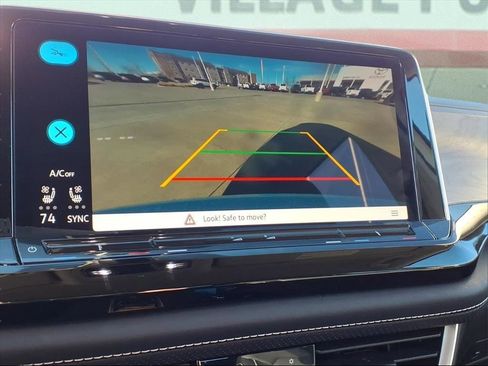 Used 2024 Volkswagen Atlas SE image 19