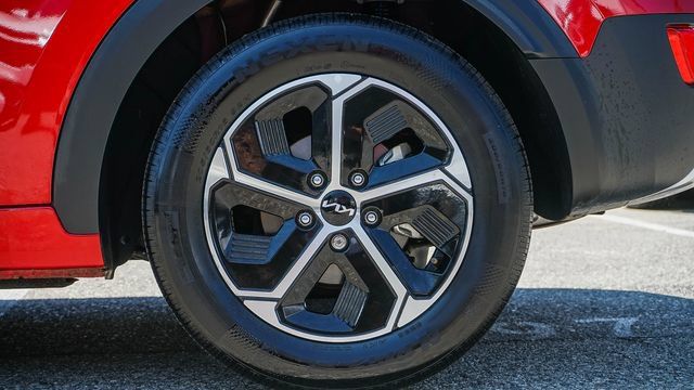 Certified 2025 Kia Niro EX FWD image 12