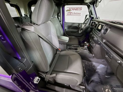 Used 2023 Jeep Wrangler Sport S image 30