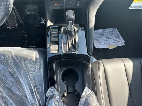 New 2025 Acura Integra image 15