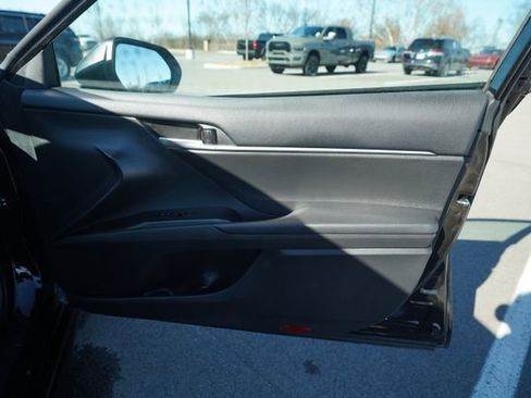 Used 2024 Toyota Camry SE image 20