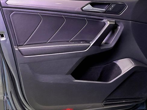 Used 2023 Volkswagen Tiguan SE image 19