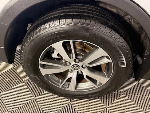 Used 2016 Toyota RAV4 XLE AWD/4WD image 16