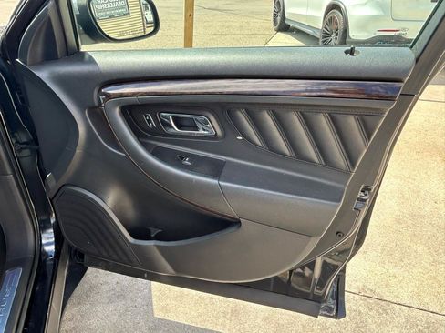 Used 2015 Ford Taurus Limited w/ Equipment Group 301A FWD image 16