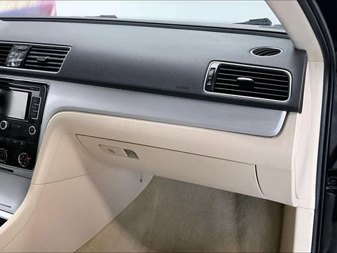 Used 2013 Volkswagen Passat 2.5 SE image 21