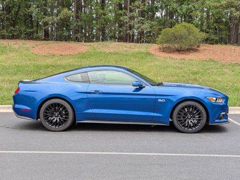 Used 2017 Ford Mustang GT Premium w/ GT Performance Package RWD image 24