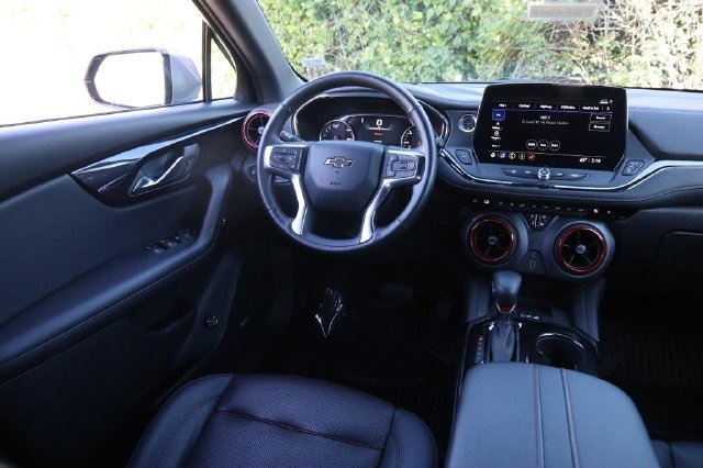 Used 2025 Chevrolet Blazer RS FWD image 25
