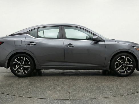 Used 2025 Nissan Sentra SV FWD image 11
