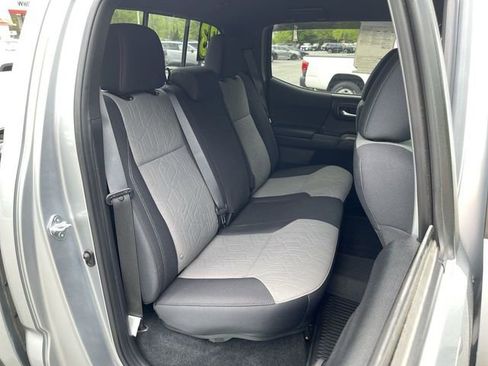 Certified 2023 Toyota Tacoma TRD Off-Road AWD/4WD image 23