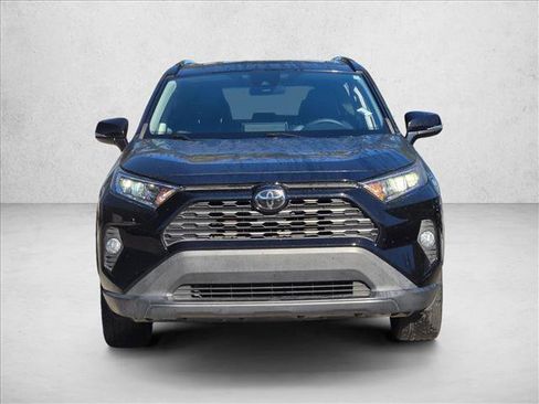 Used 2021 Toyota RAV4 XLE Premium image 2