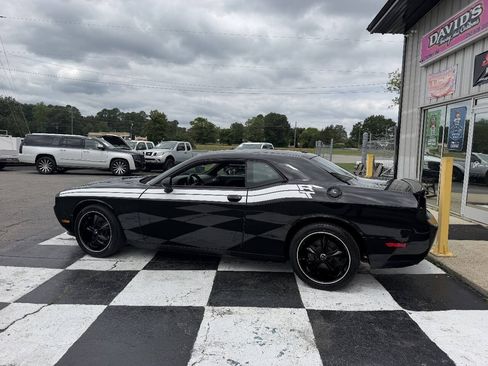 Used 2013 Dodge Challenger R/T w/ Sound Group II RWD image 7