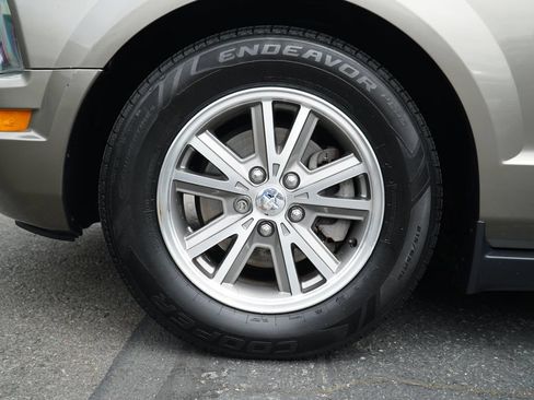 Used 2005 Ford Mustang Premium RWD image 27