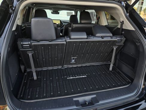 Certified 2026 Toyota Highlander Limited AWD/4WD image 25