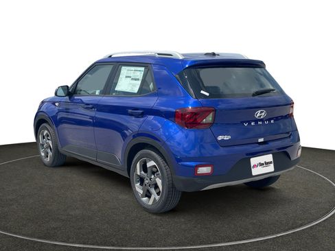New 2025 Hyundai Venue Limited image 3