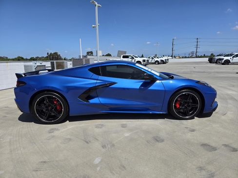 Used 2022 Chevrolet Corvette Stingray Preferred Cpe w/ Z51 Performance Package RWD image 2