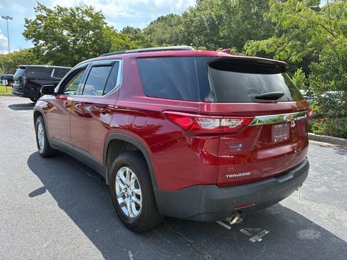 Used 2021 Chevrolet Traverse LT FWD image 4