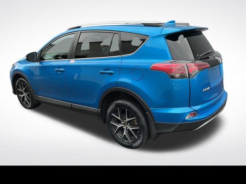 Used 2018 Toyota RAV4 SE w/ Power Extra Value Package AWD/4WD image 3