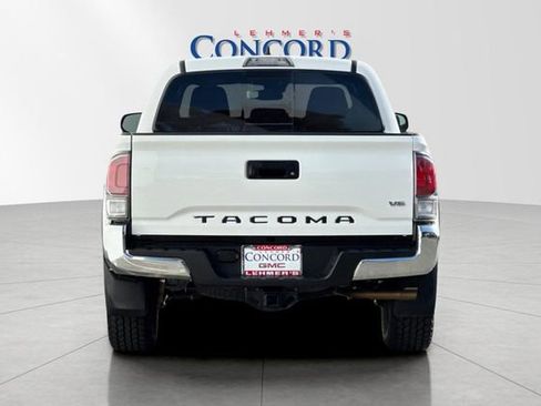 Used 2023 Toyota Tacoma TRD Off-Road image 5