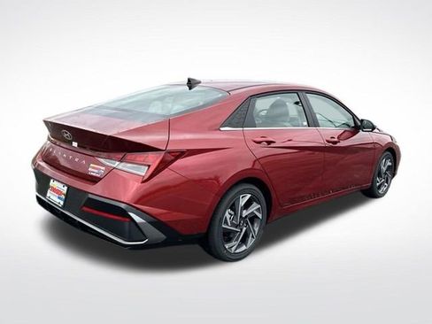 New 2025 Hyundai Elantra Limited image 5