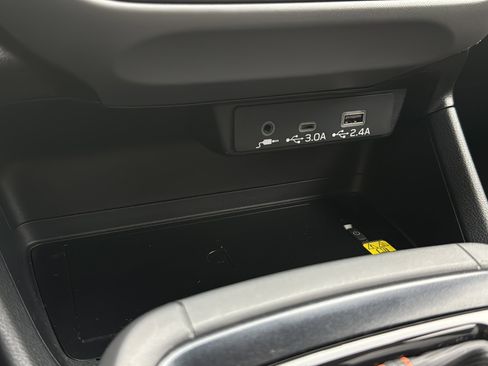 Certified 2024 Subaru Crosstrek 2.5i Limited w/ Crosstrek Mirror Package image 16