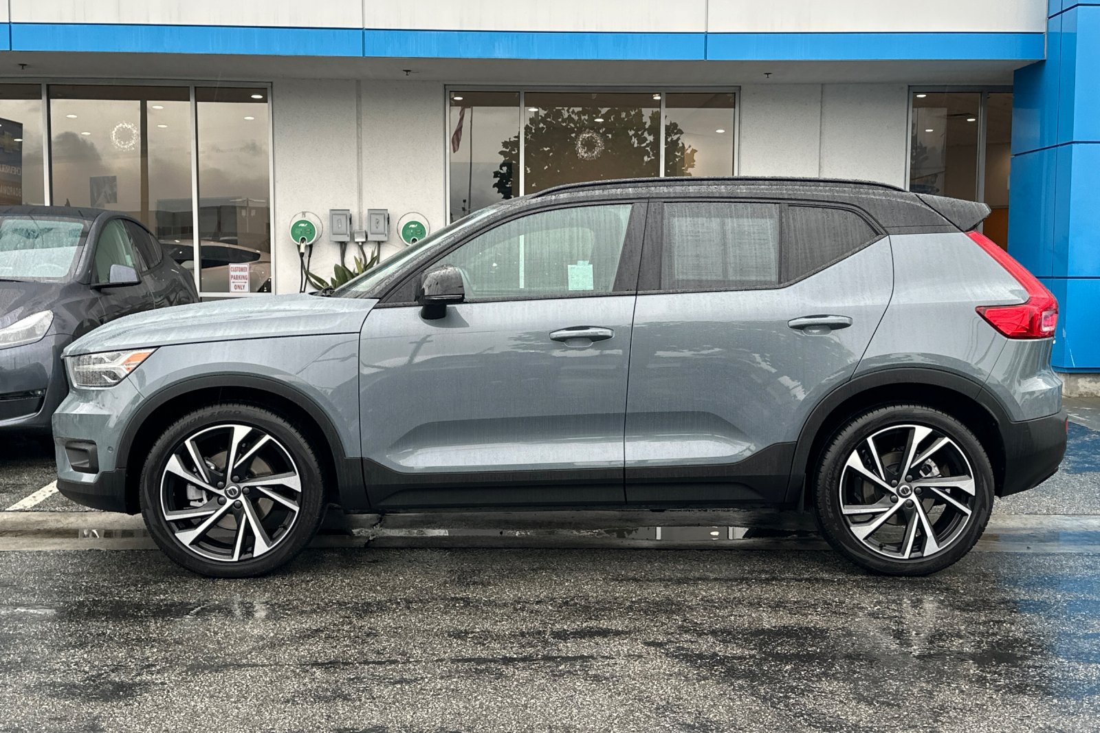 Used 2021 Volvo XC40 T5 R-Design AWD/4WD image 7